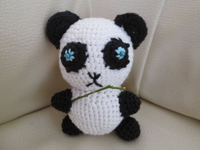 D.I.Y TUTO CROCHET PANDA AMIGURUMI AVEC PATRON (petit animaux au crochet)