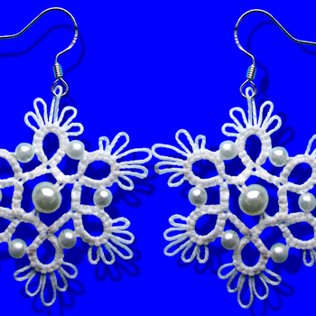 Boucles d'oreille "Flocons de neige" en frivolité