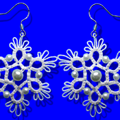 Boucles d'oreille "Flocons de neige" en frivolité