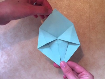 Faire une boite en étoile en origami - Boite en forme d'étoile en papier