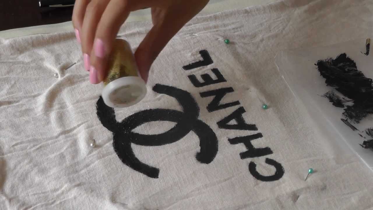 DIY: Chanel logo tee shirt