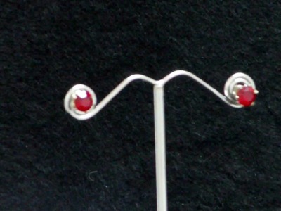 Boucles d'oreilles SOLITAIRE ROUGE - myperla.com