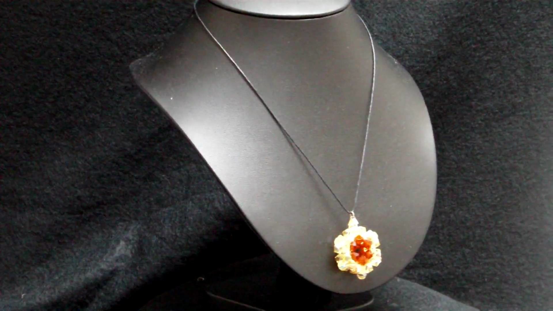 Collier FLEUR JAUNE - myperla.com