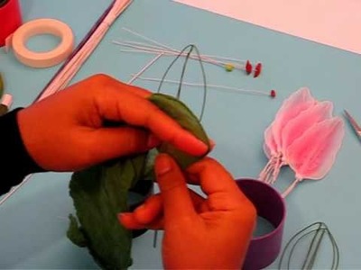 Fabrication d'une fleur de lis en collant. Nylon Lilly