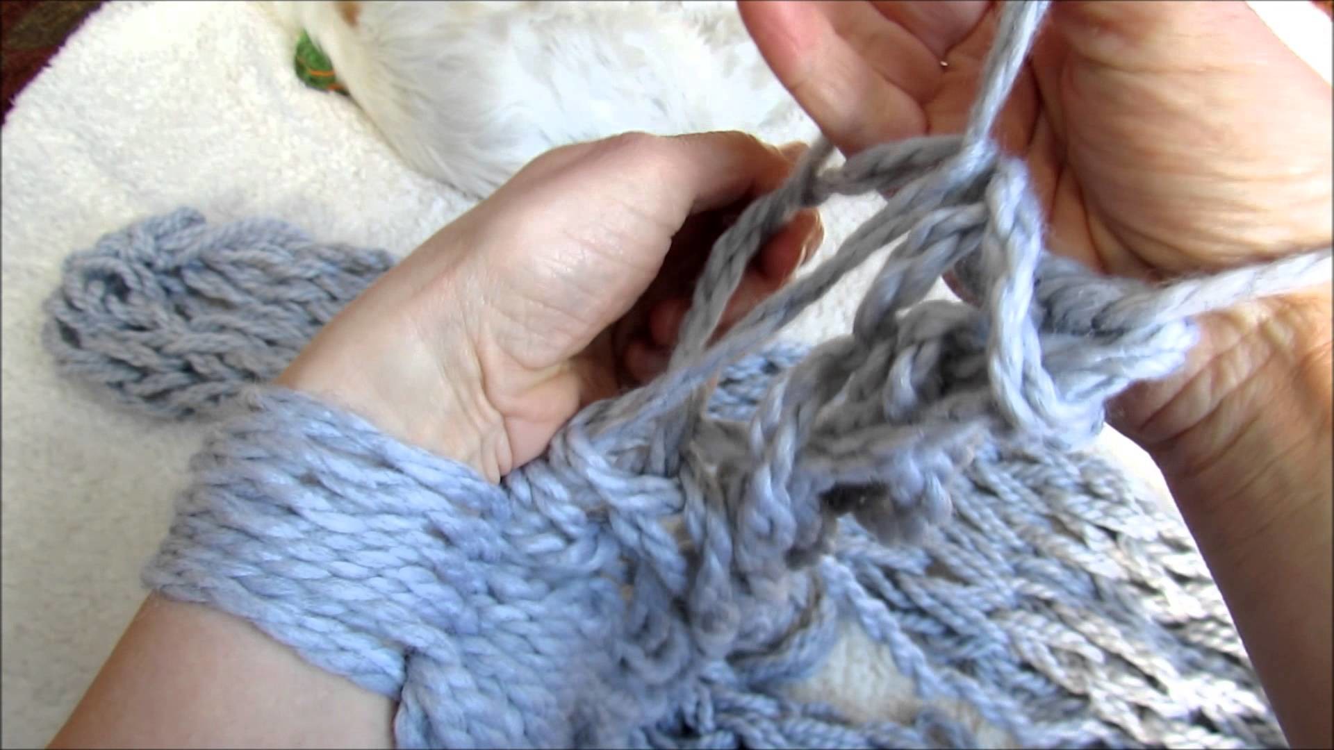 Foulard tricoté avec les mains tutoriel Tutorial on how to make a scarf without needles Arm Knit