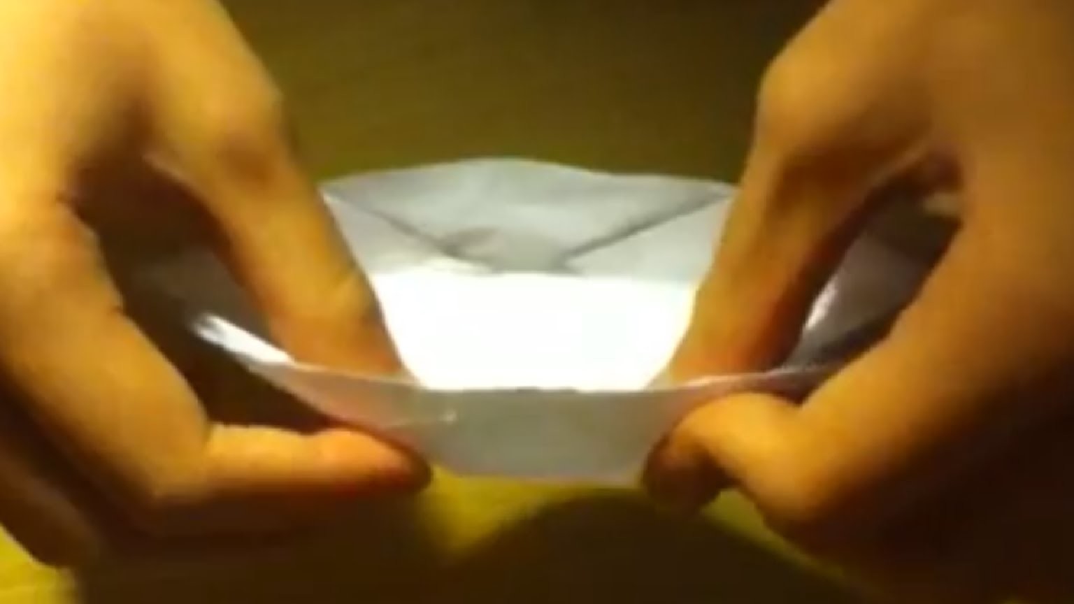 Pliage.origami - bateau en papier