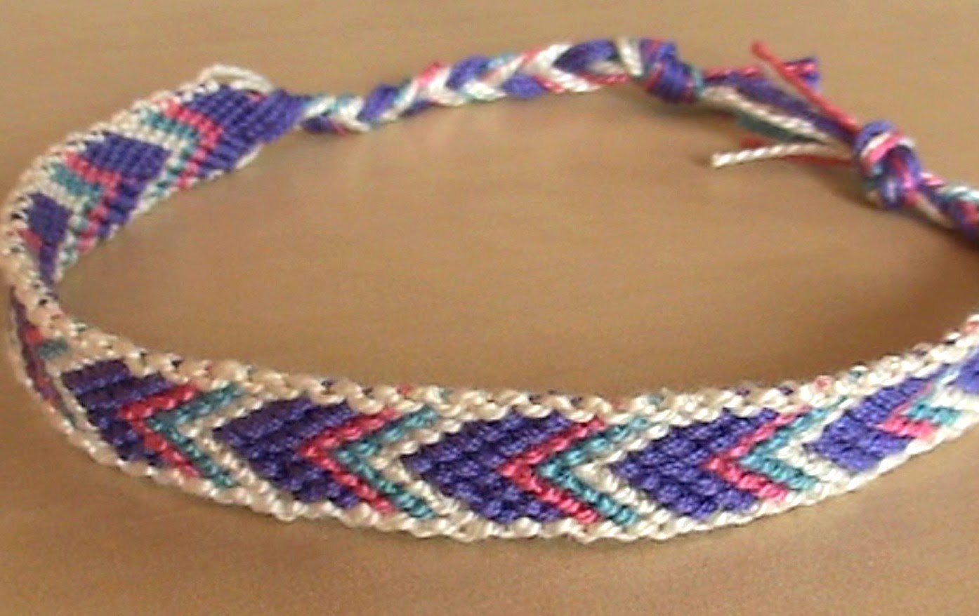 Bracelets brésiliens chevron avec bordure (débutant)