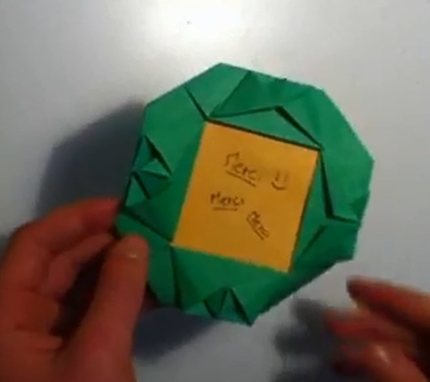 Faire un encadrement en origami - Fabriquer un cadre en papier