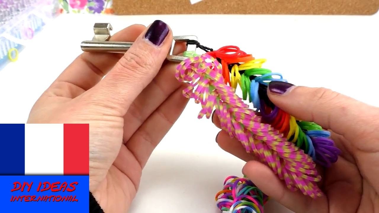 Porte-clés loom, création et confection DIY, avec élastiques, multicolore