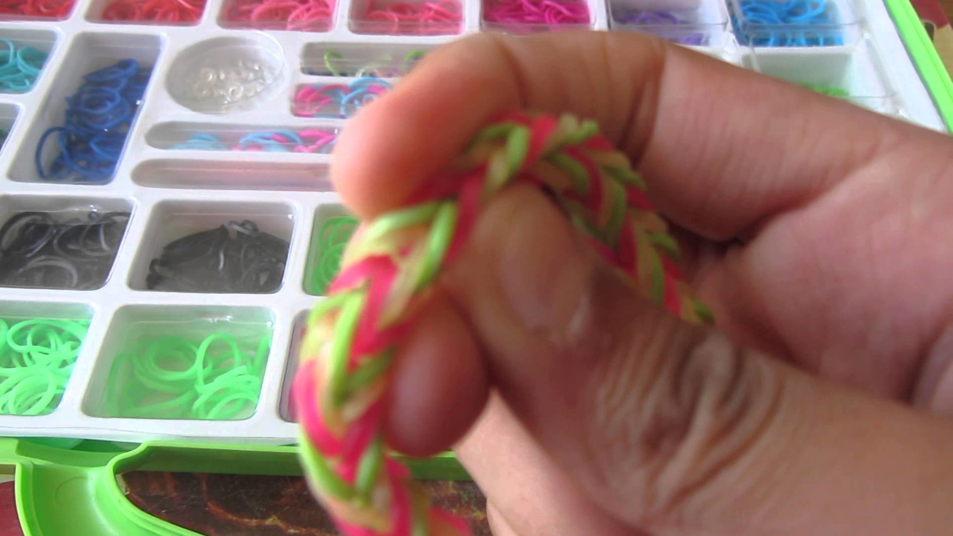 Rangement rainbow loom élastiques+bracelets