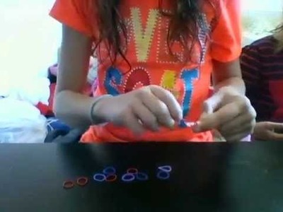 Fleur en élastique rainbow loom