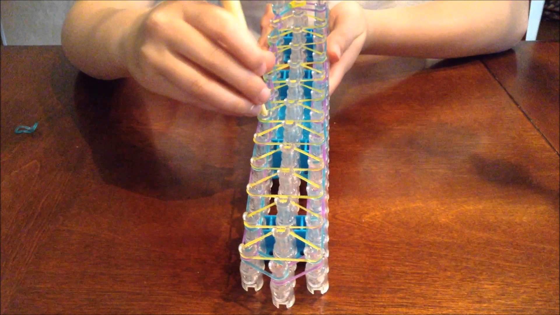 Comment Faire un Bracelet en Échelle Rainbow Loom !!!