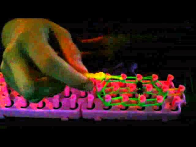 Comment faire un chaton en elastique rainbow loom (partie 1)