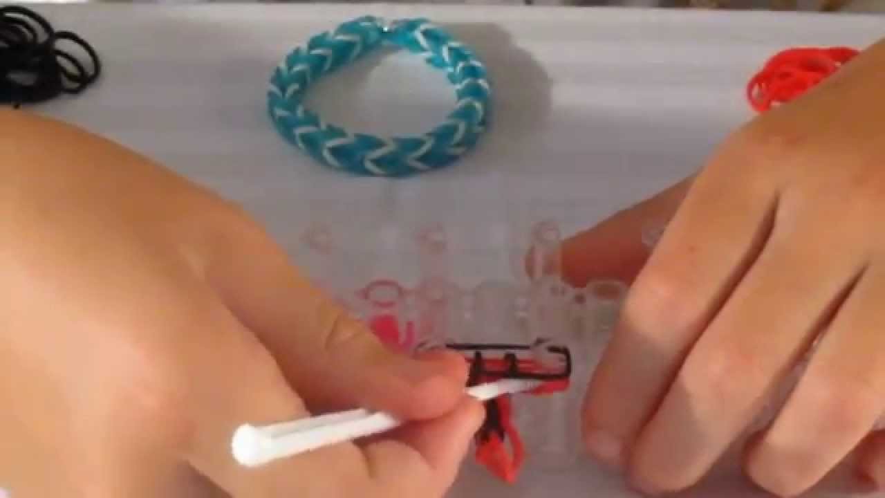 Tutoriel n°1 : Faire un Rainbow Loom basique à deux couleurs