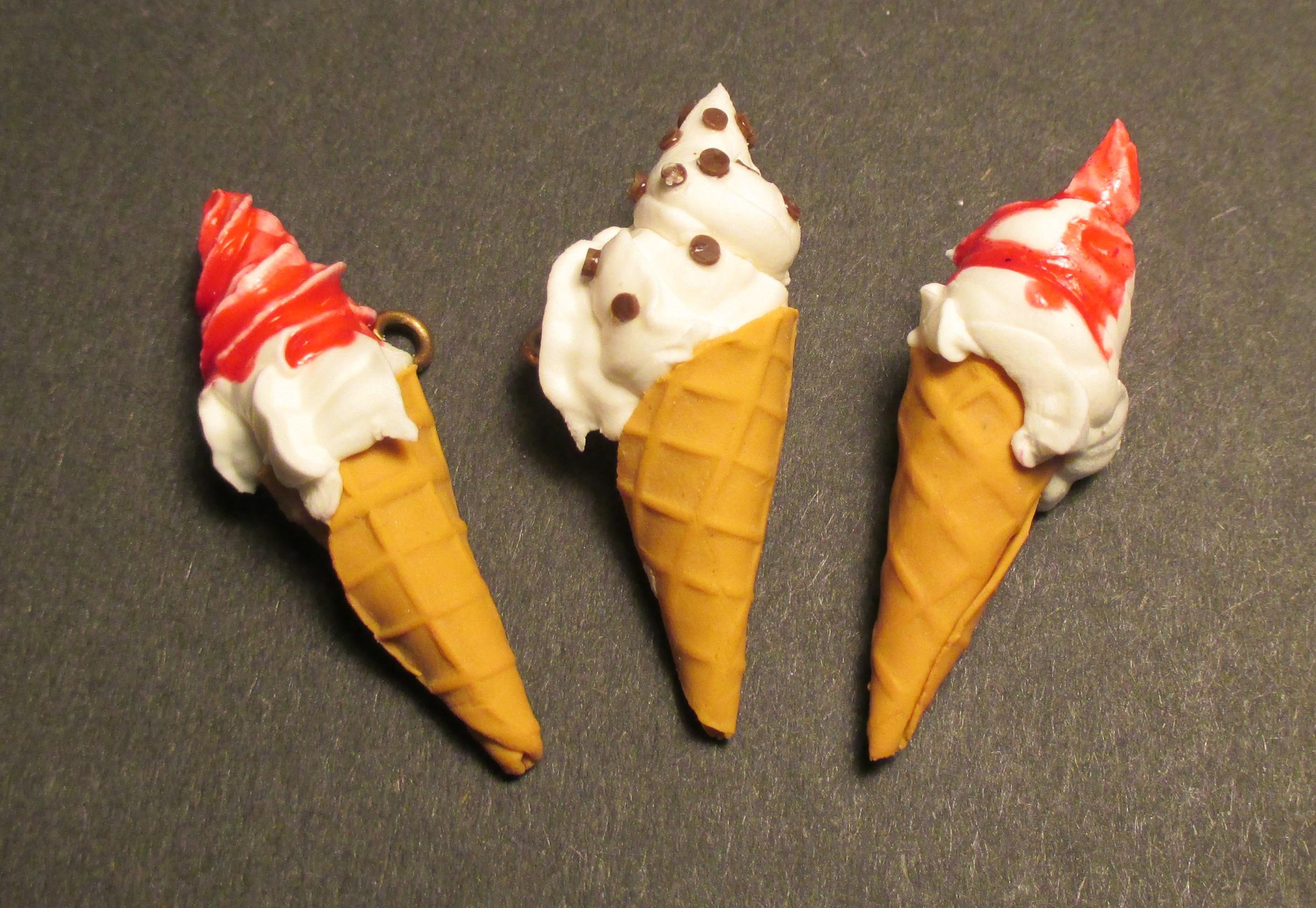 Tuto Cornet Crème Glacée en pâte polymère. Tutorial ice-cream cone polymer clay