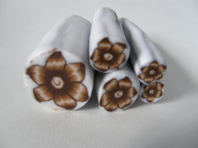 Murrina flor marrón en arcilla polimérica - Polymer clay brown flower cane