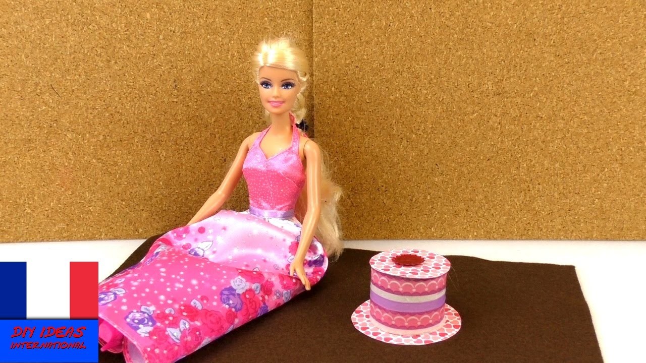 Faire soi-même un gâteau pour Barbie. DIY jouets et accessoires. Tarte et gâteau en papier
