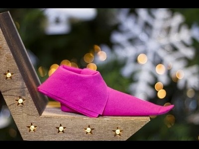 DIY Noël - Pliage de serviette en forme de chausson de Lutin