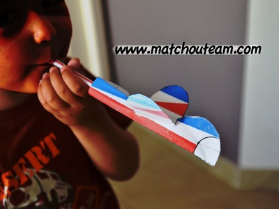 Bricolage enfant : avion papier et paille
