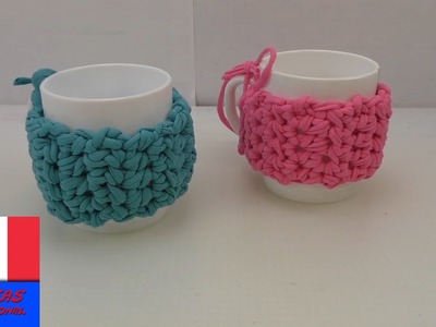 Crocheter un habit pour mug ou tasse. Bande de laine de protection pour tasse chaude