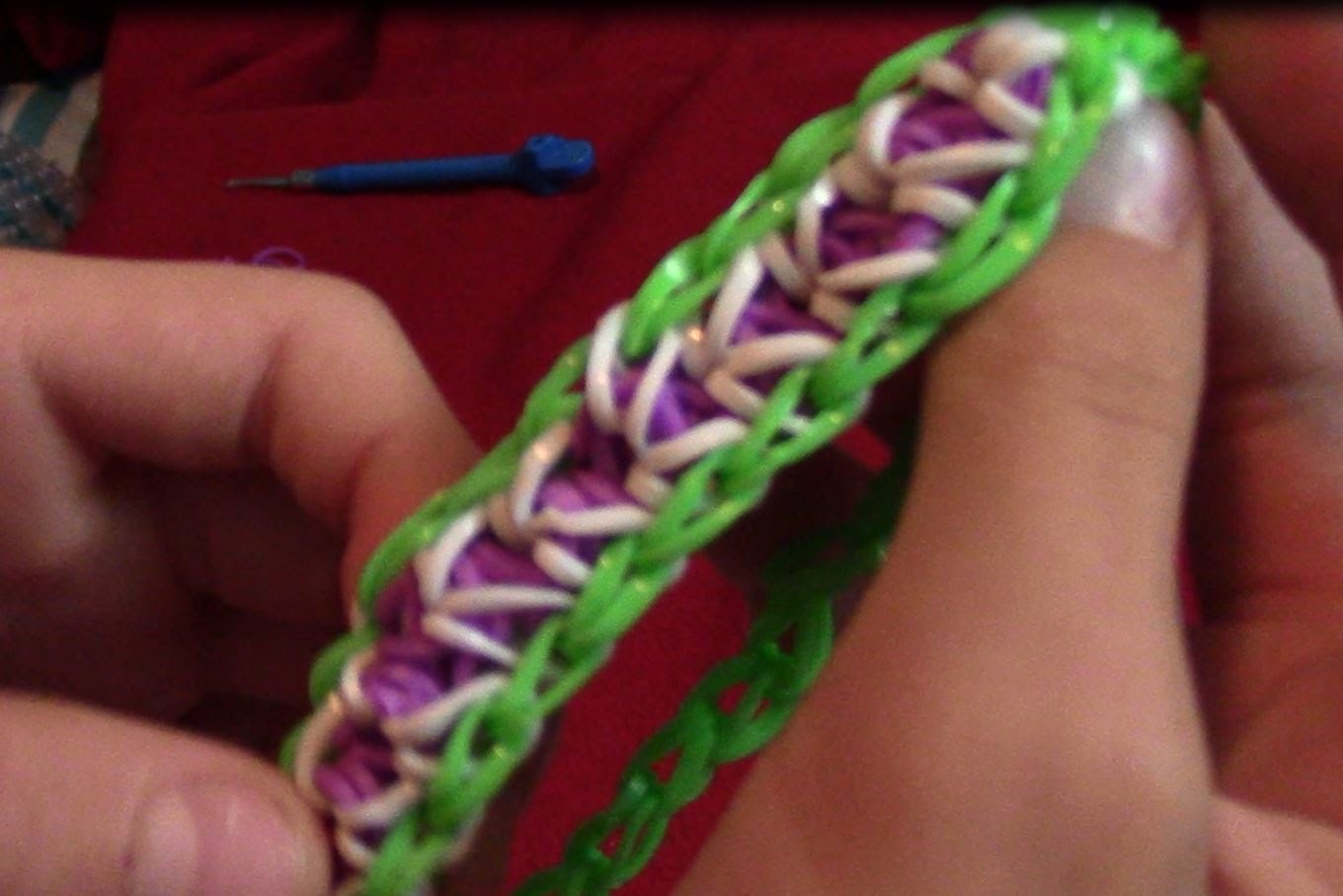 Comment faire un bracelet Swing Rocher en élastique