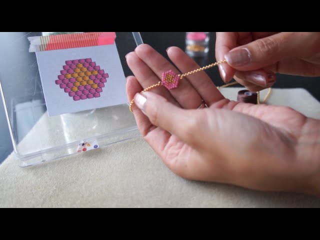 Tutoriel de tissage de perles en brick stitch (français)
