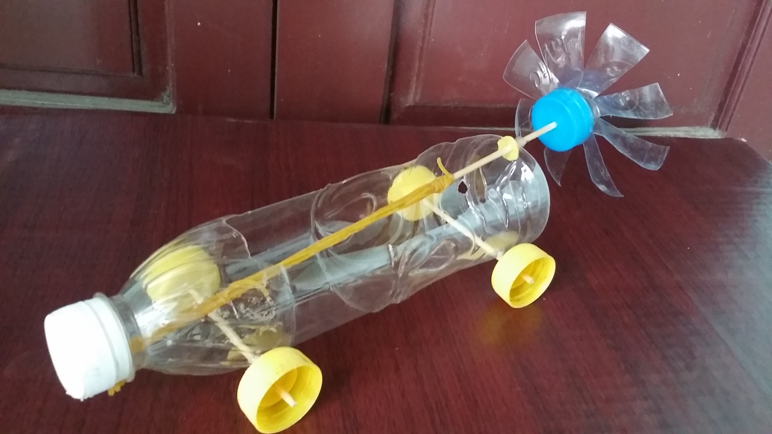 Comment faire une bande élastique alimenté voiture | Réutilisation bouteille en plastique