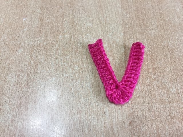 Tuto lettre V au crochet spécial gaucher