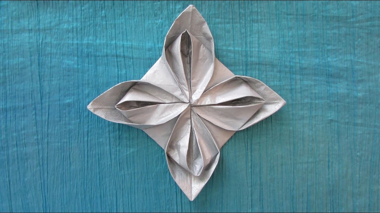 Origami facile : Fleur en serviette