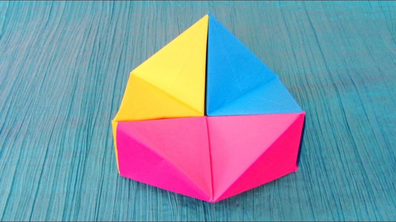 Origami modulaire animé : Hexaflexagone. Cercle magique en bipyramides trigonales