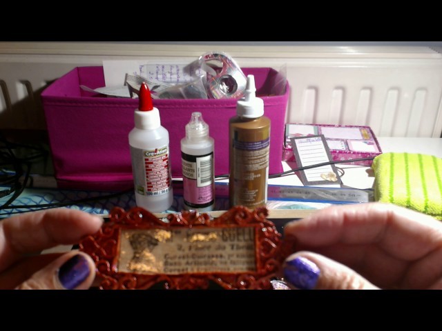 Scrapbooking : réalisation d' embellissements
