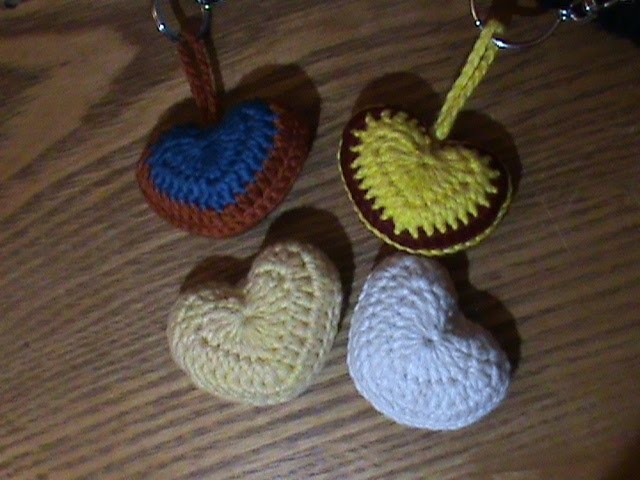 Crochet coeur porte clef. 2 couleur en francais