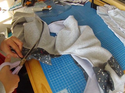 Comment recycler un pull coupe du pull et recoupe d'un modèle dedans