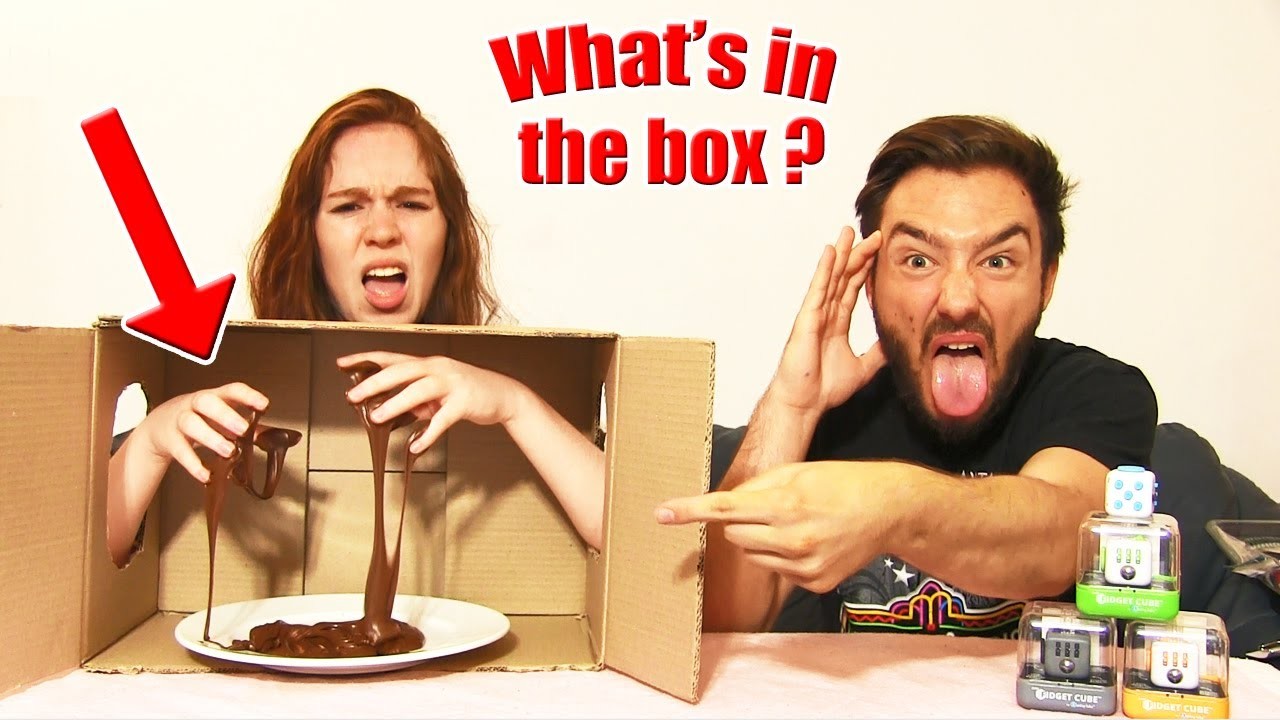 WHAT'S IN THE BOX CHALLENGE 3 ! L'OBJET LE PLUS SATISFAISANT en COUPLE !!