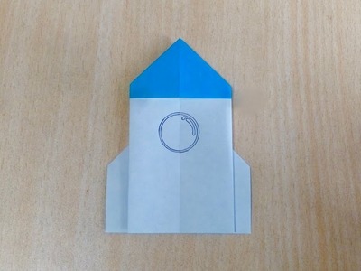 Comment faire une fusée. Origami. L'art de plier le papier.