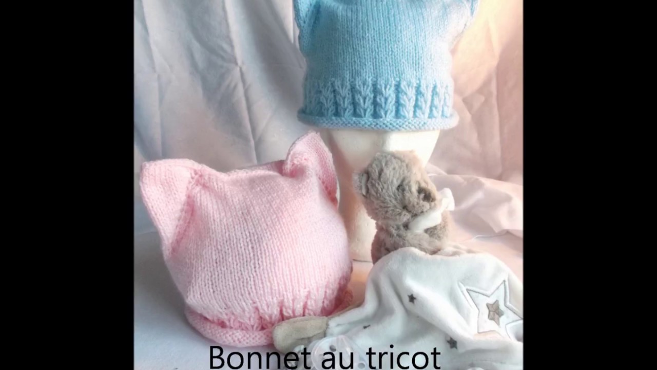 Bonnet bébé oreilles de chat et jolis coeurs au tricot