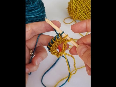 Crochet à 2 têtes: travail en spirale. double-ended hook