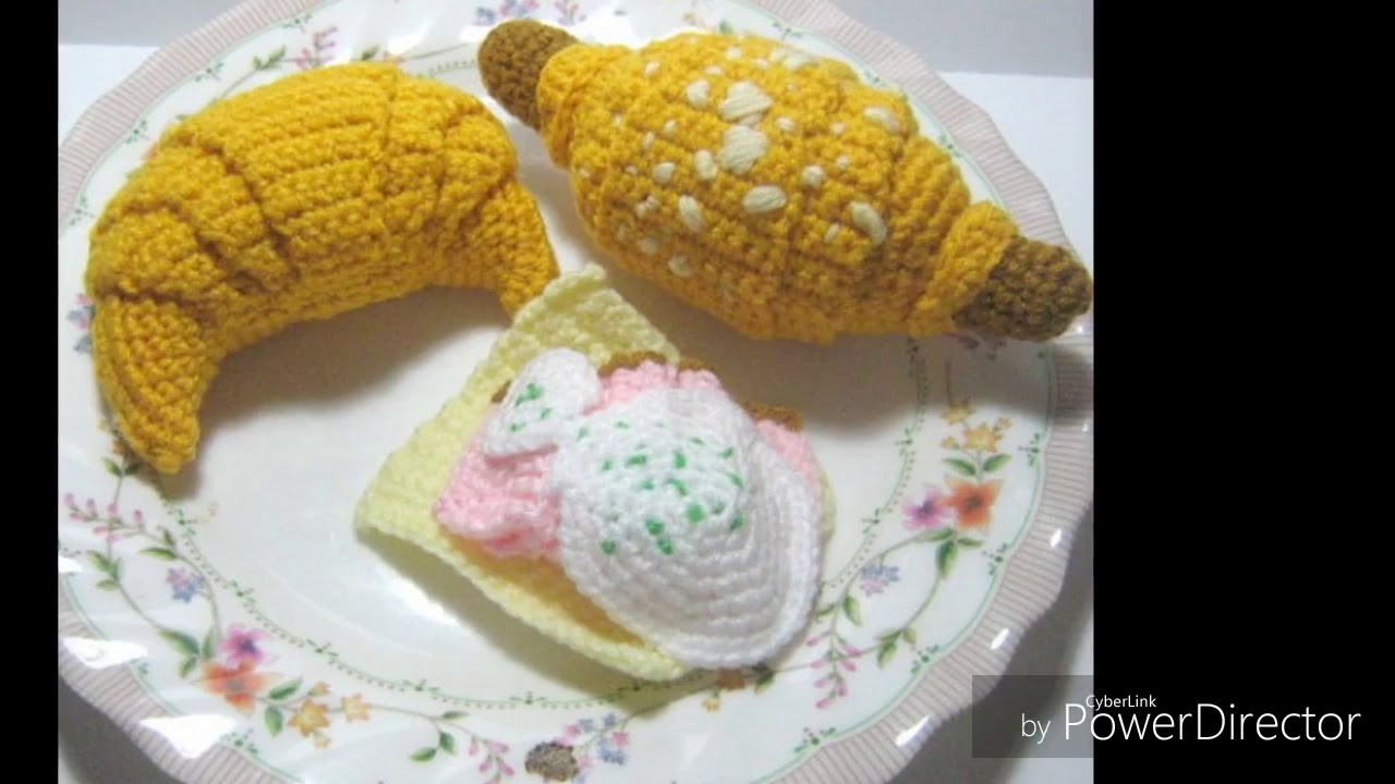 Croissant, cuernito o media luna amigurumi tejida a crochet amigurumi croissant