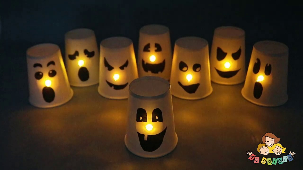 DIY Halloween - fabriquer des fantômes lumineux avec des gobelets en carton