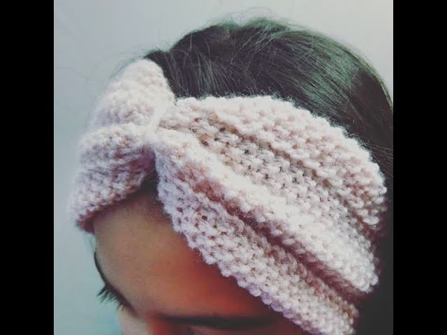 Cache oreilles bandeau headband au point de riz au tricot pour femme.
