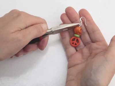 Comment faire une boucle sur une tige en métal par Autour des perles