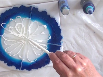 TUTO RESINE  TEAL COASTER FLOWER IN BLUE. DESSOUS DE VERRE RESINE EPOXY DIY