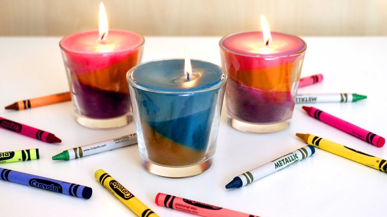 Faire des bougies multicolores à base de crayons à la cire