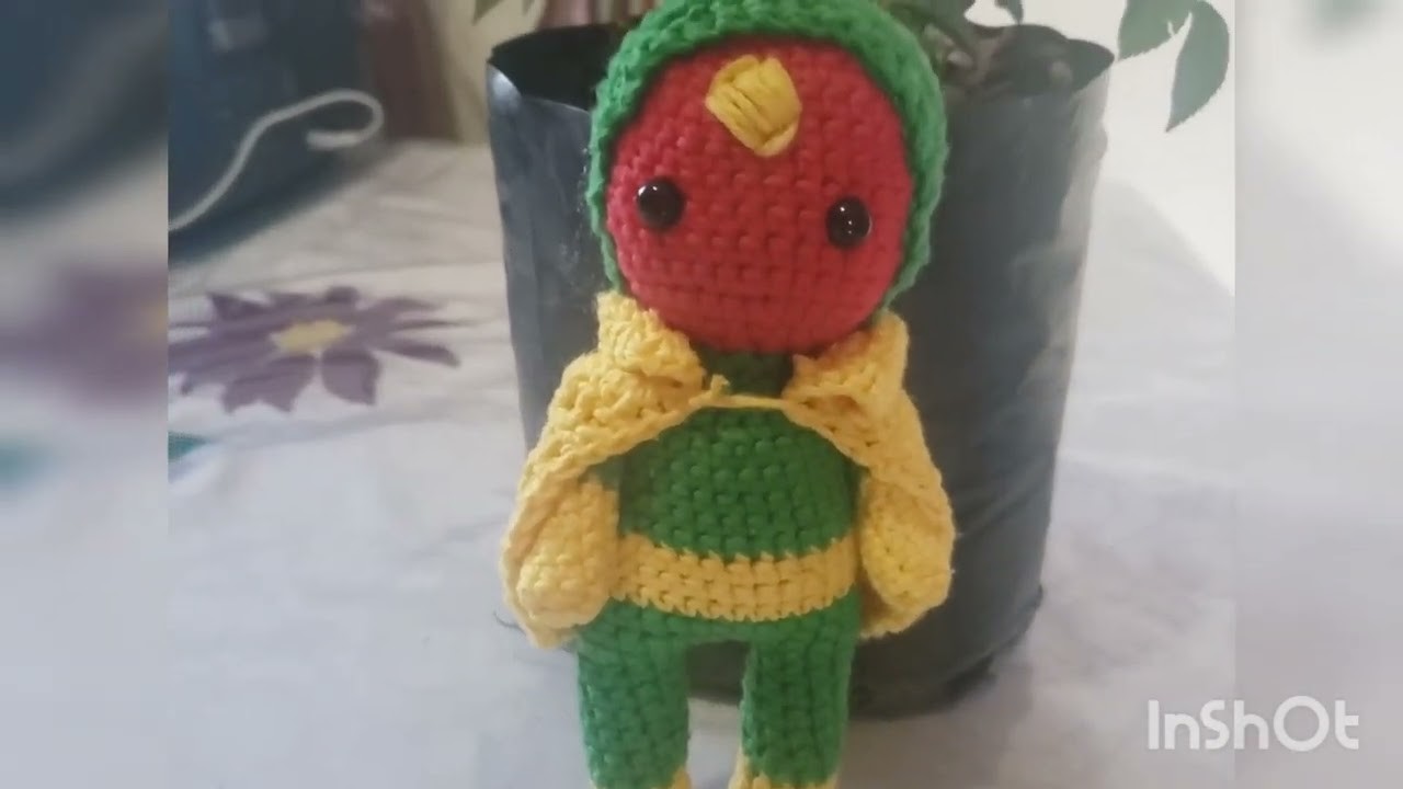 Vision de avengers tejido a crochet