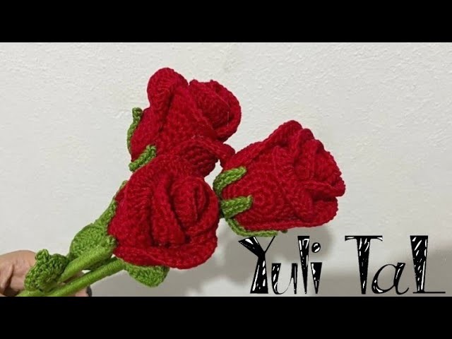 Rosa tejida. flores a crochet