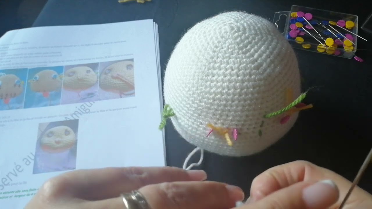 Modelage de la tête du lapin du groupe AMIGURUM'OUI''