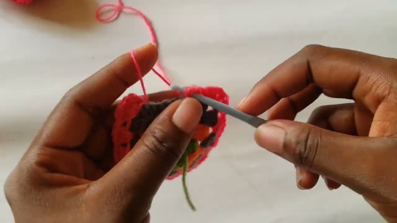 Crochet a granny square headband. Sam Jossia