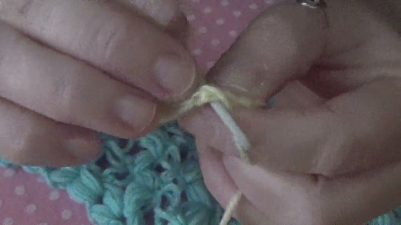 Tutorial a crochet di scialle a V punto SPUMA PUFFOSA