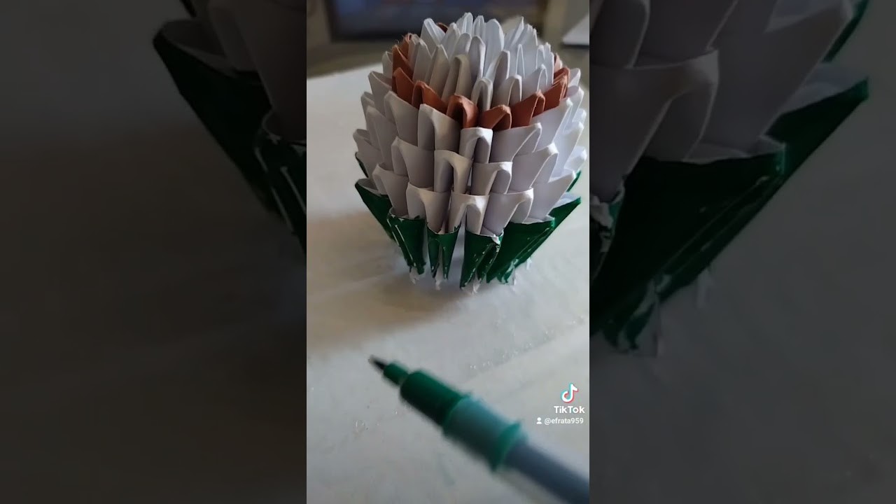 Making a 3D origami plant ????
