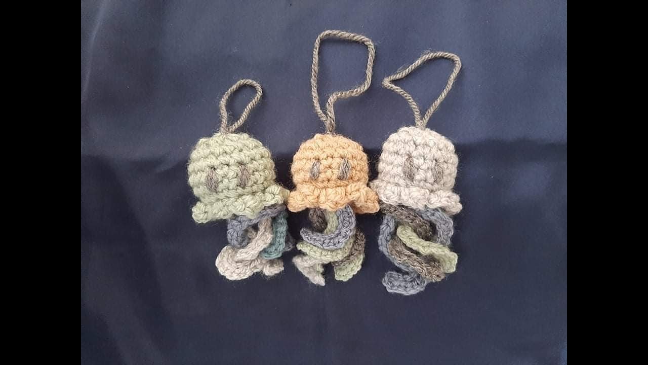 Amigurumi : Porte-clé méduse kawaii